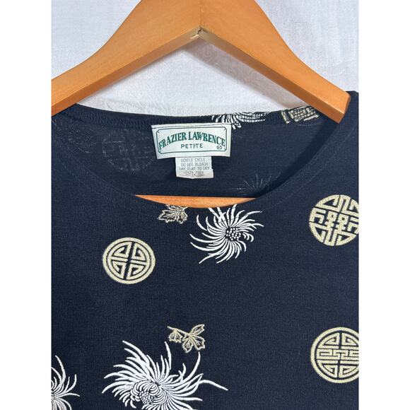 VTG Top PETITE Black White Tan Asian Logo Floral Chrysanthemum USA Made Slinky - Picture 4 of 7